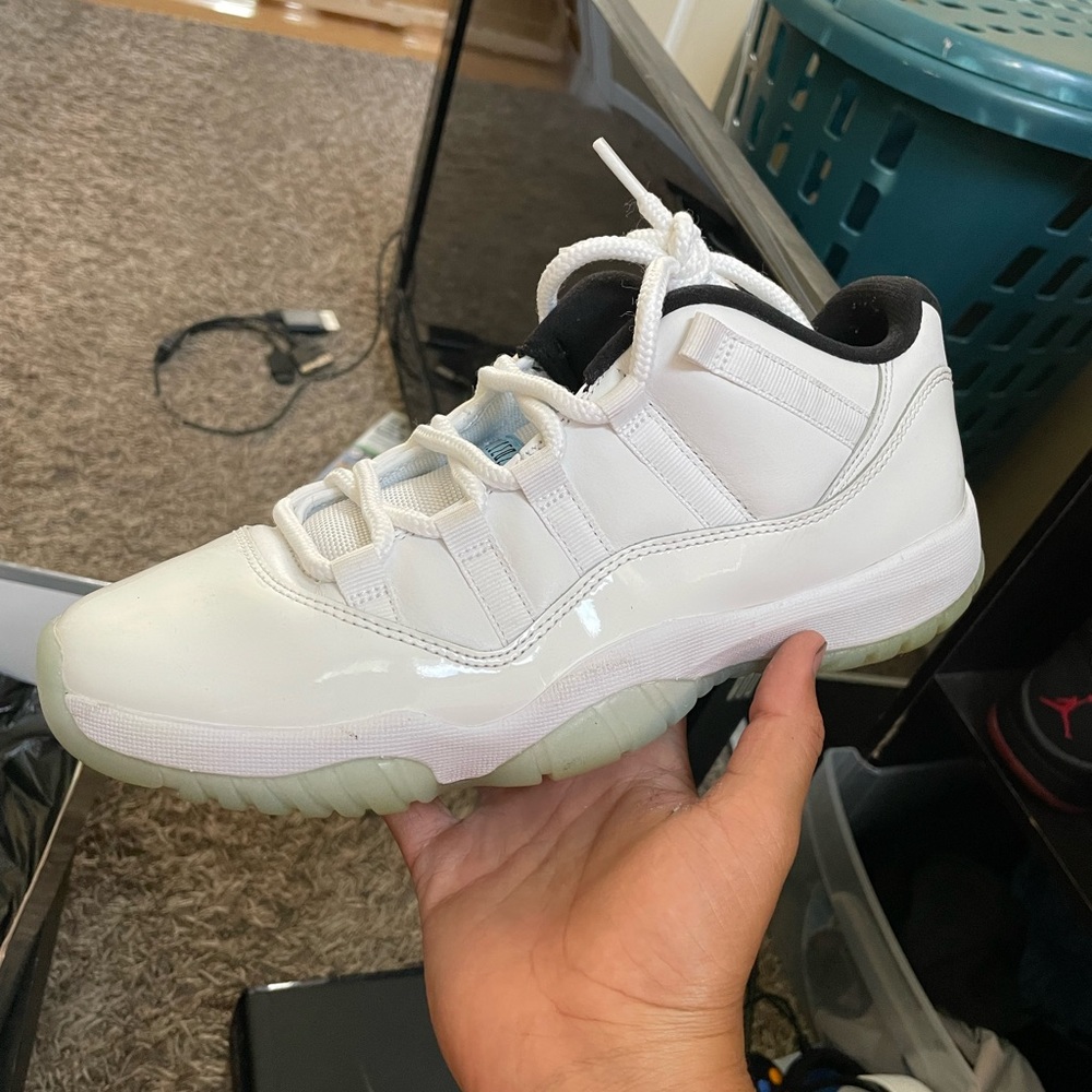 Jordan 11 legend blue